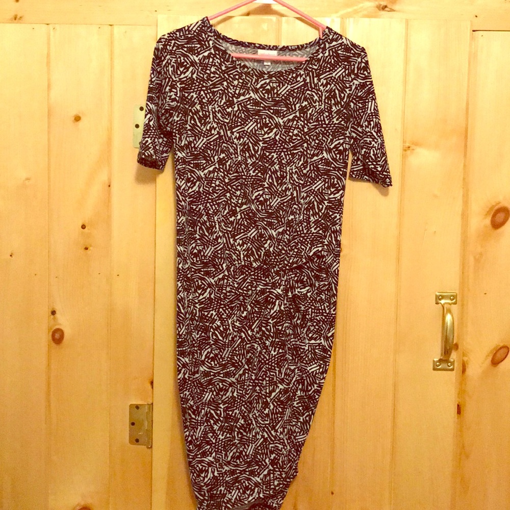 Black and white patterned dress